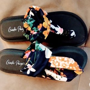 Charlie Paige-Women's "Strappy" Wrap Fabric Sandals Sz Small (fits sizes 5-7)